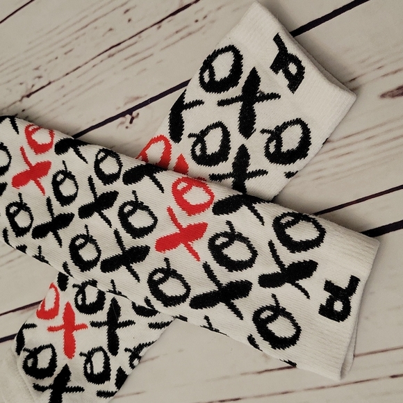 BL (Baby Leggings) XoXo - Picture 3 of 5